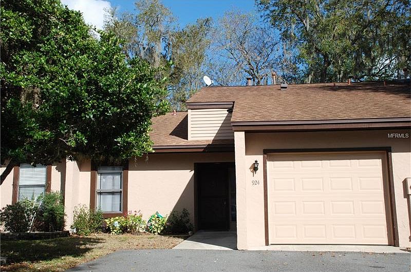 1st image of 924 Belle Oak Dr #127
