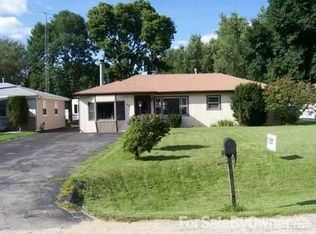 42 Marquette Rd, Machesney Park, IL 61115