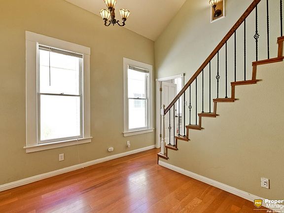 4th image of 453 S 11th St