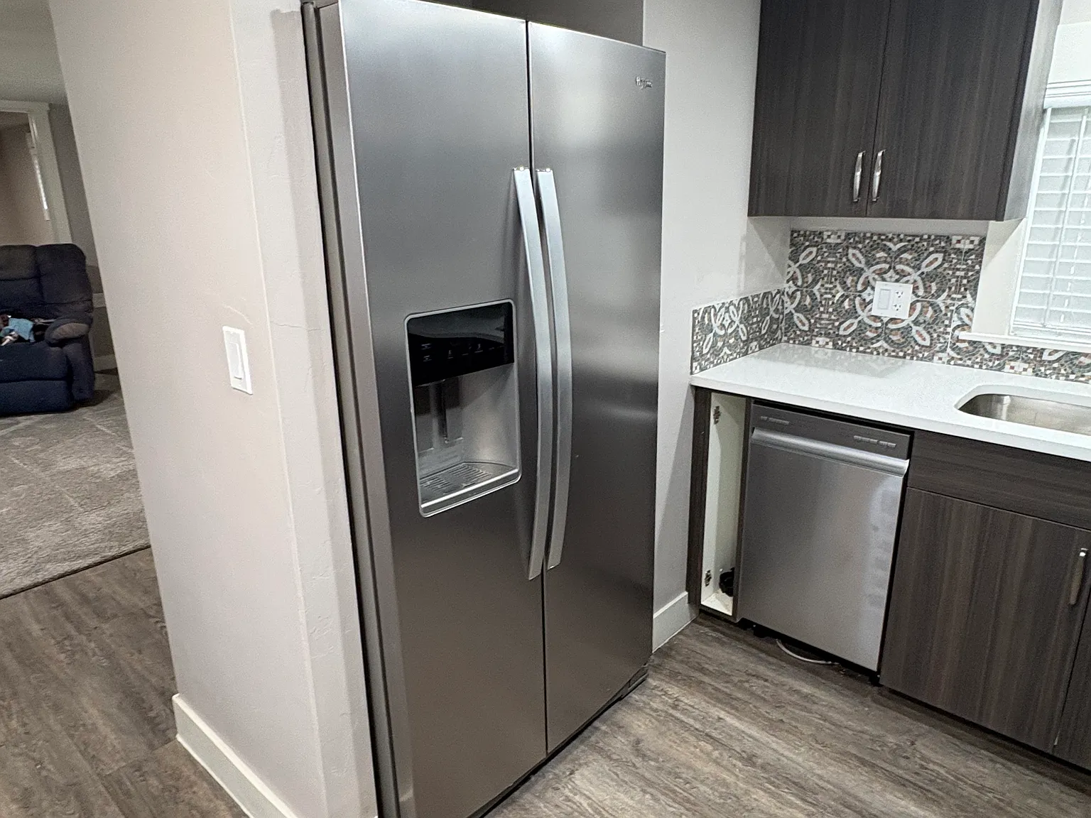 3 bed, 900 sqft, $1,100 — Photo 2