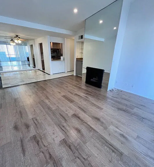 906 N Doheny Dr #512 — Photo 7