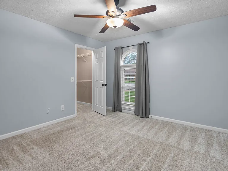 105 Walnut Ct — Photo 18