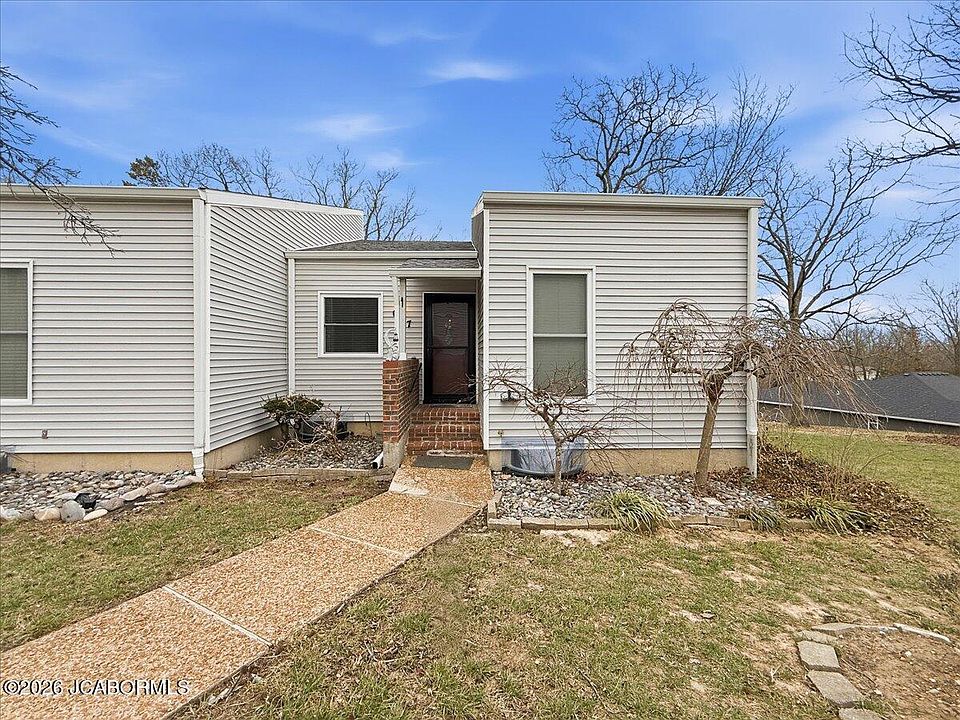 1st image of 657 Hiddenwood Ct