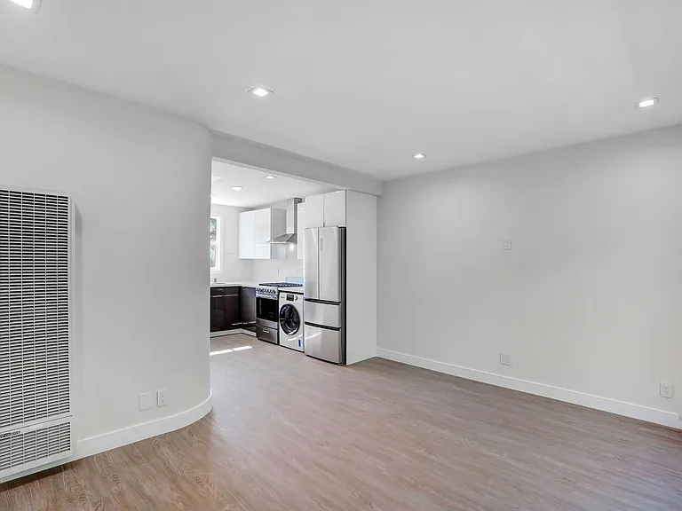 339 Western Ave — Photo 10