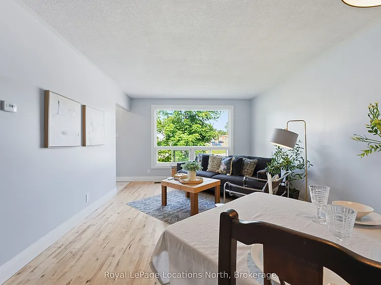 32 Courtice Cres — Photo 4