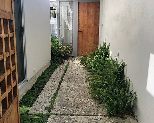 4th image of 9035 Wonderland Park Ave