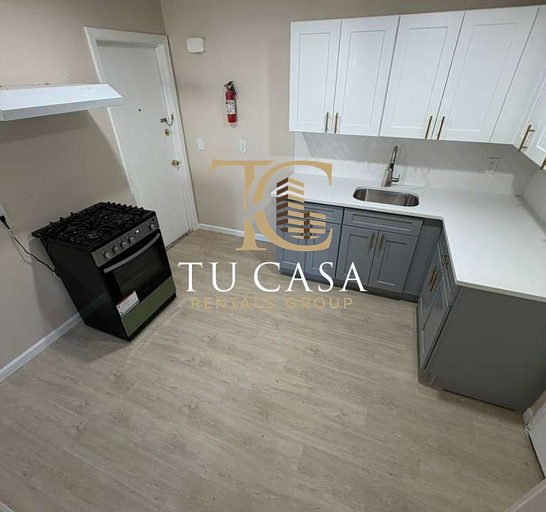 1st image of 9 Newton Pl Floor 2