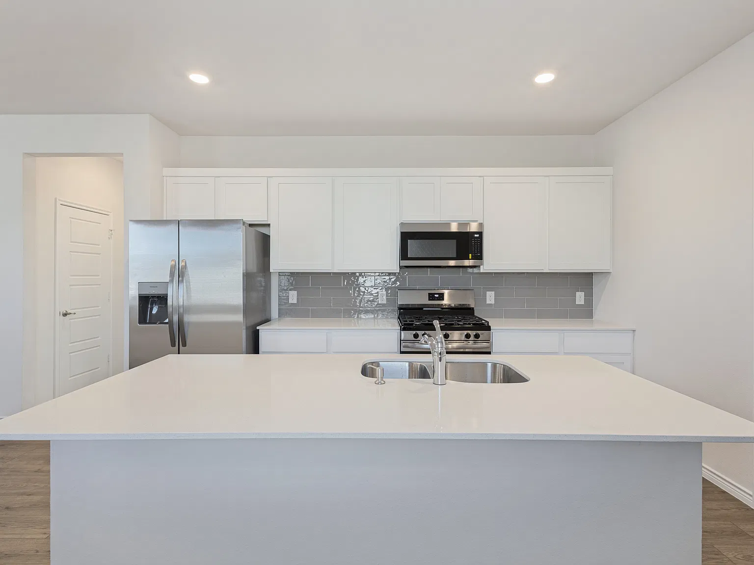 3 bed, 1742 sqft, $1,995 — Photo 3