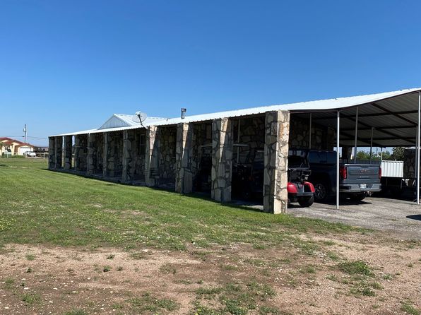 2409 Covey Ln, Alpine, TX 79830