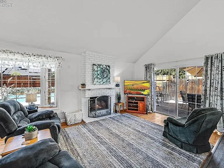 1375 Michelle Ave — Photo 18