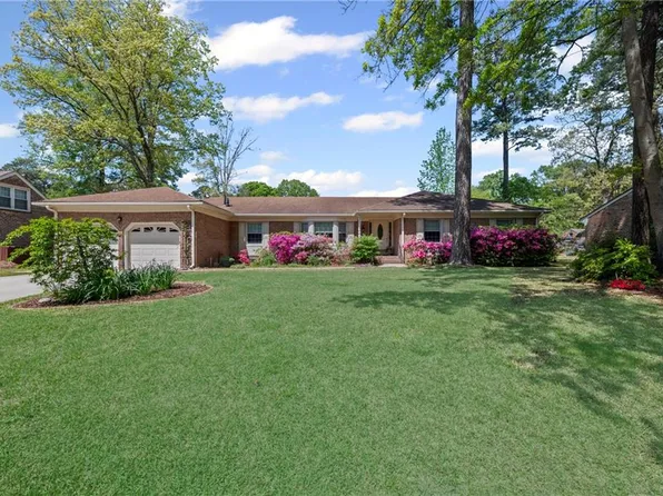 2918 Duke Of York Dr, Chesapeake, VA 23321