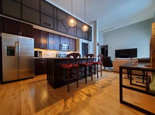 215 N Webster Ave #204, Green Bay, WI 54301