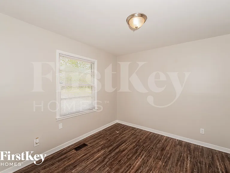 508 26th Ave NW — Photo 5