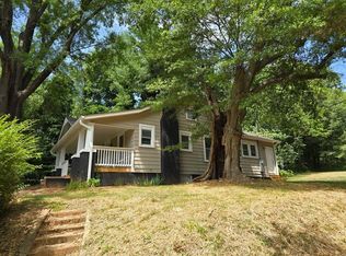 319 2nd Street Pl SE, Hickory, NC 28602