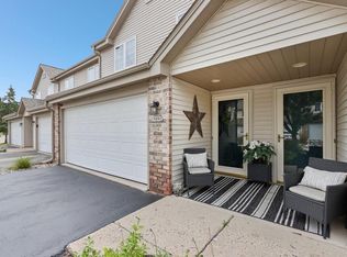 1909 Mallard Pointe Cir, Waukesha, WI 53189