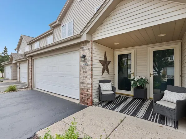 1909 Mallard Pointe CIRCLE, Waukesha, WI 53189