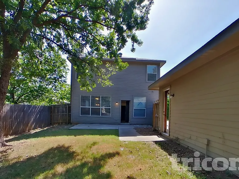 813 Indigo Ter — Photo 15