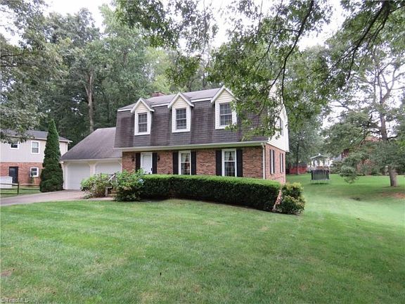 2nd image of 260 Sattlewood Dr