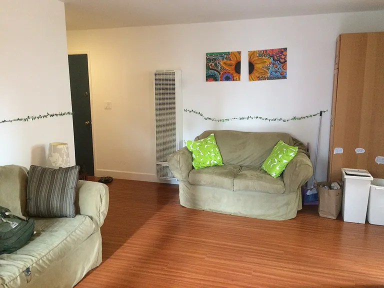 1622 Oxford St — Photo 5