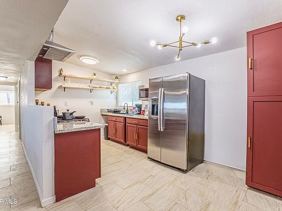 4th image of 3632 Flory Ave