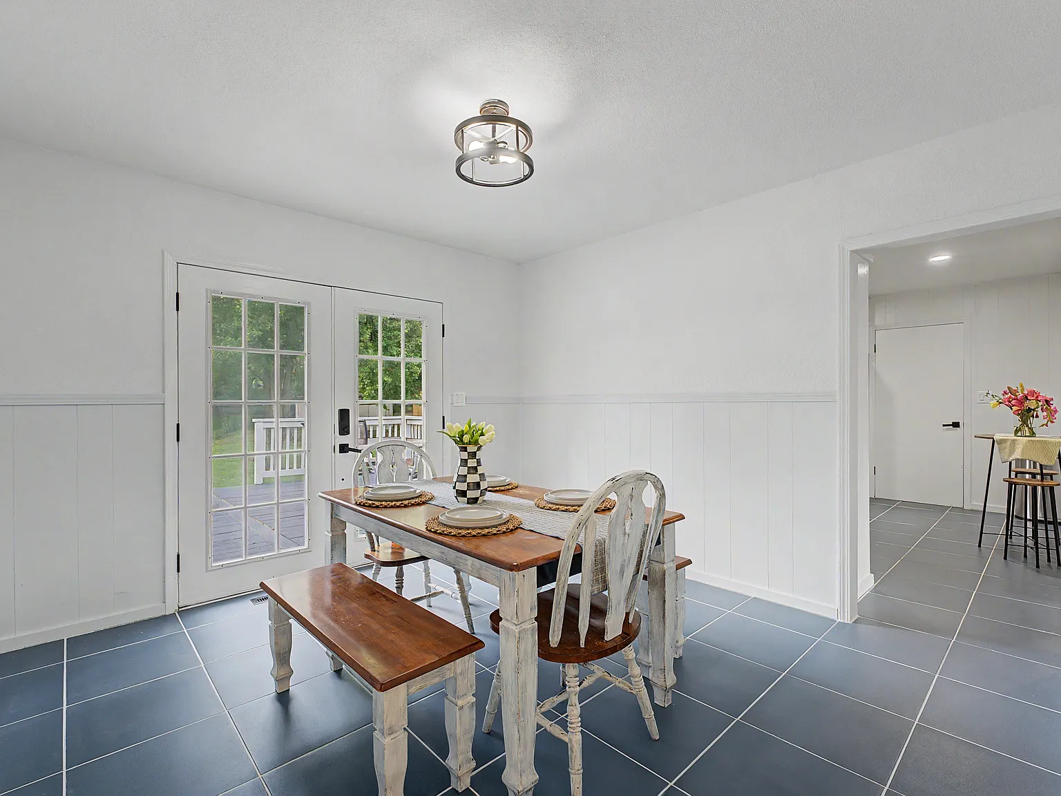 209 Cheri Whitlock Dr — Photo 4