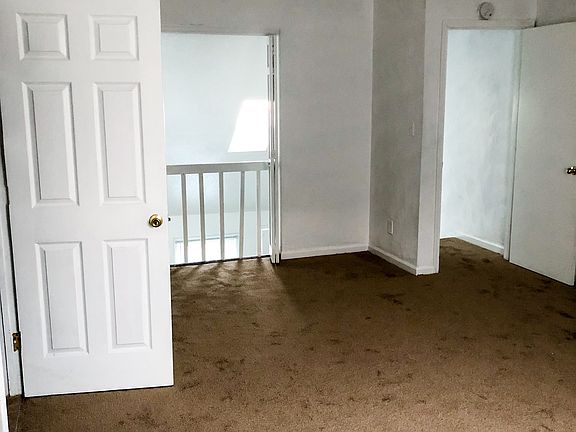 4th image of 3249 Creekside Dr