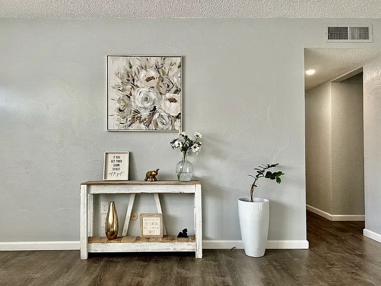 2915 Buthmann Ave #3 — Photo 6