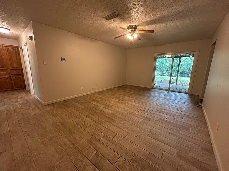 430 Parkview Dr — Photo 9