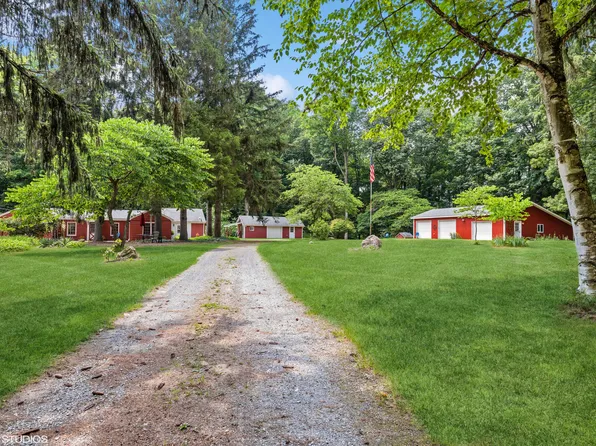 5867 Indian Trl, Three Oaks, MI 49128
