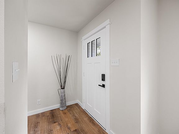 2nd image of 19 Queenspark Rd