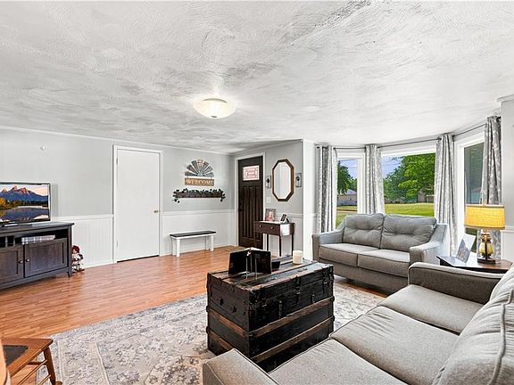 4th image of 1419 S Margrave St