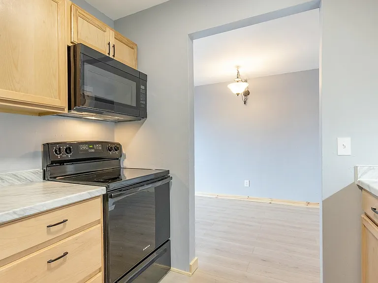 2703 Westview Ct — Photo 5