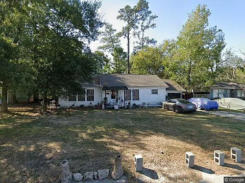2447 Beech St Photo 1