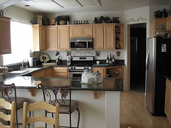 3rd image of 2514 Rose Hill Ln