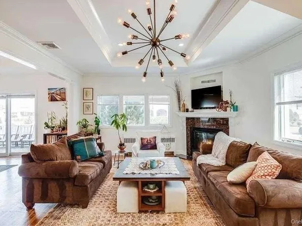 380 W Penn St, Long Beach, NY 11561