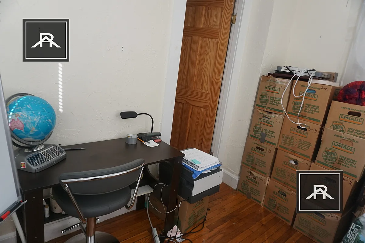 Building Photo - 248 Kelton St #4