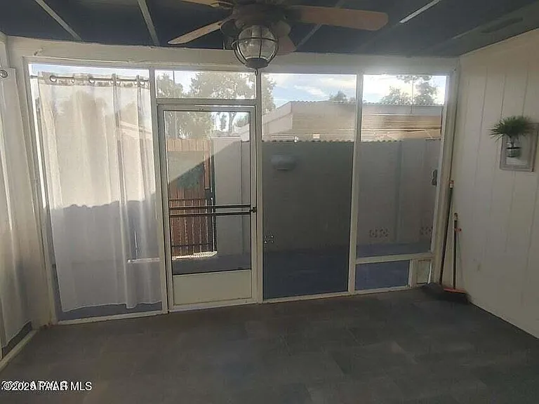 5031 N 81st St — Photo 33