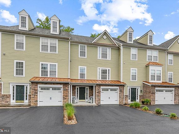2nd image of 15 Hull Ln