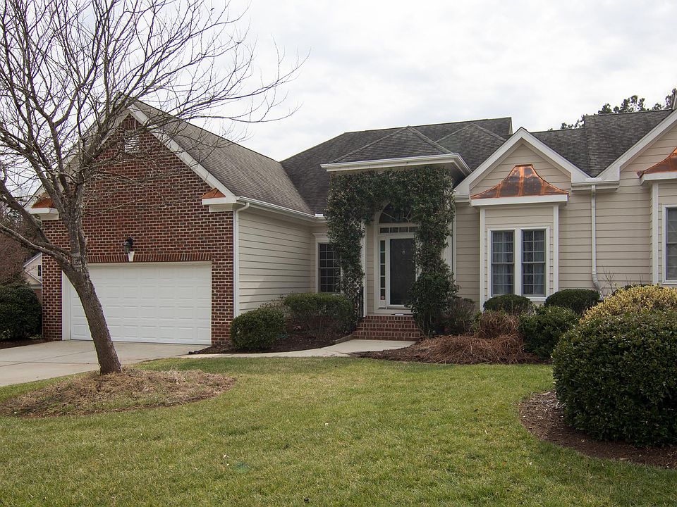 1st image of 14 York Woods Pl