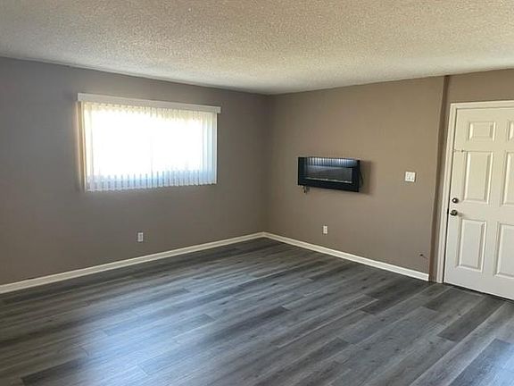5th image of 51049 Eisenhower Dr APT 3