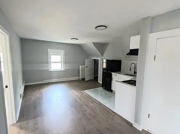 165 4th Ave #C, Newark, NJ 07104