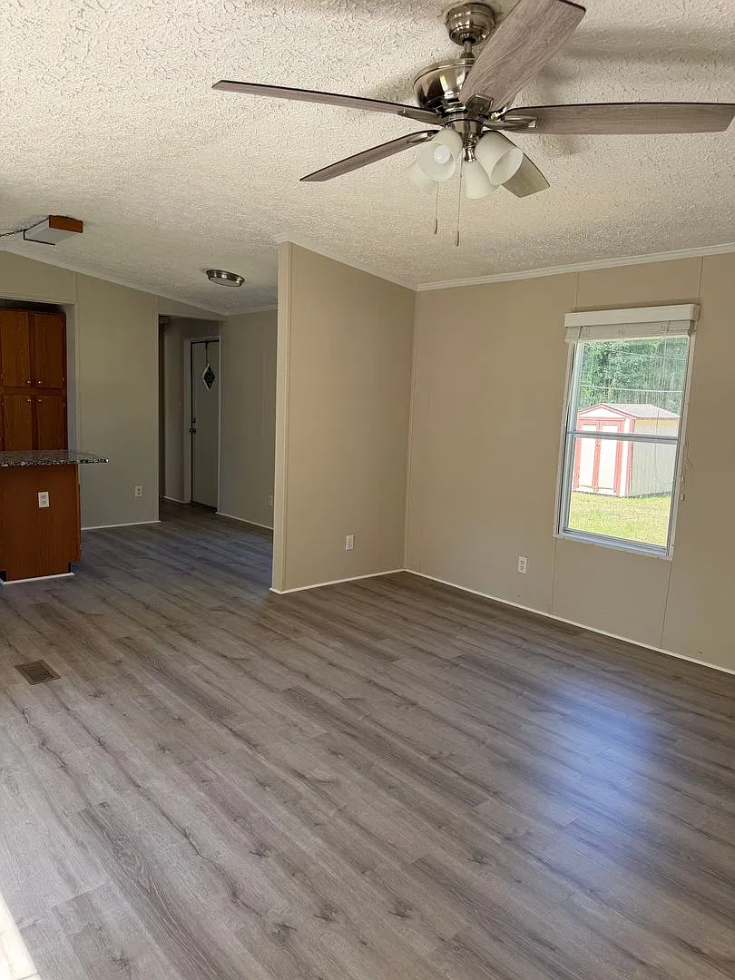 Newly Remodeled Home Near Downtown Aynor — Photo 2