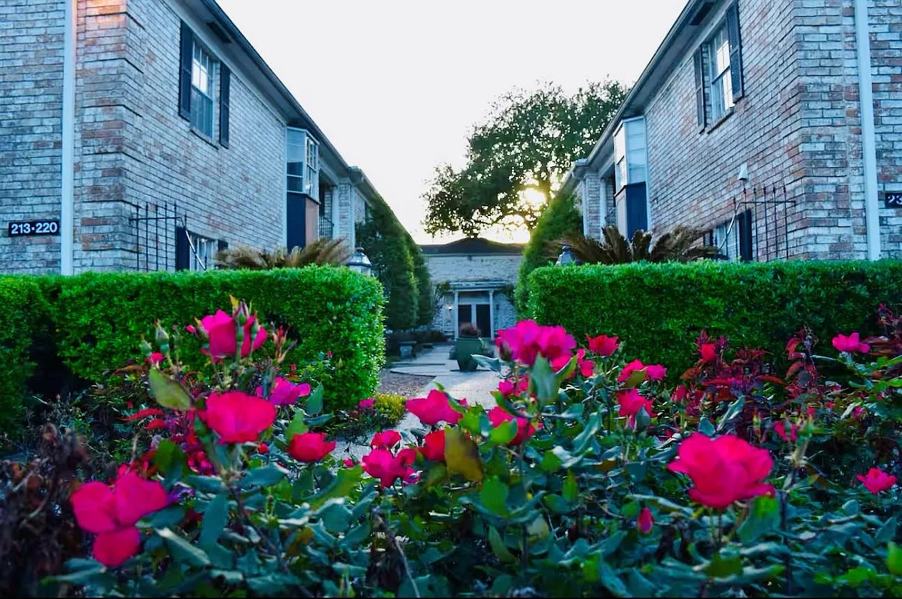 1 bed, 1.0 bath, 766 sqft, $1,350 — Photo 4
