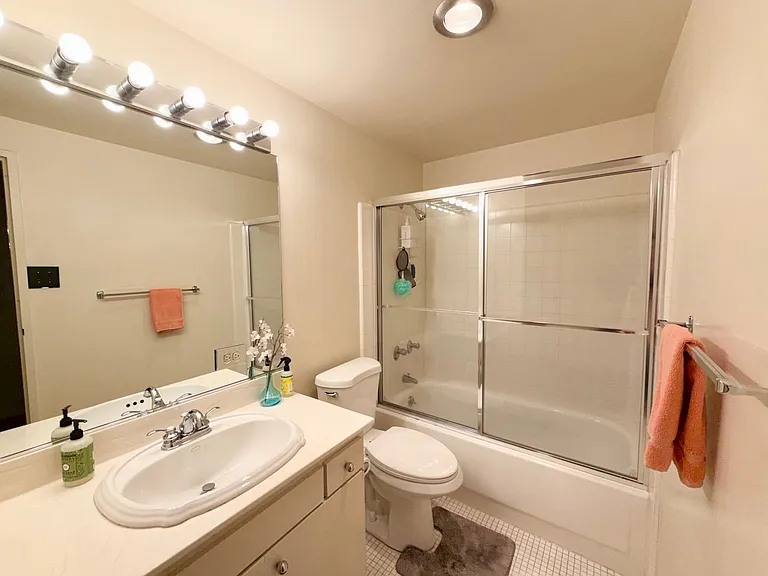 1200 Gough St #2F — Photo 13