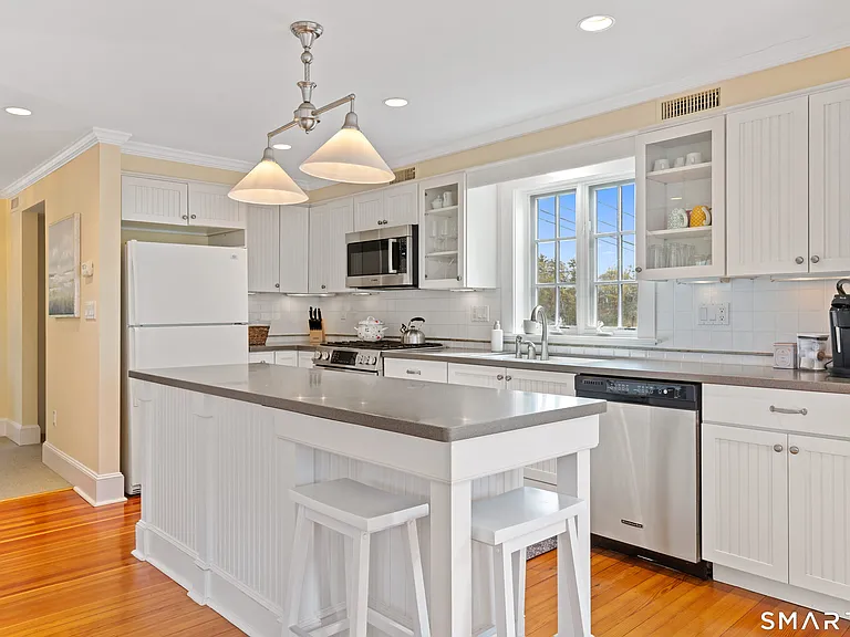 218 Totoket Rd — Photo 14