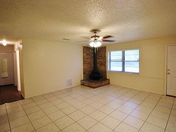 2nd image of 362 Linkcrest Dr