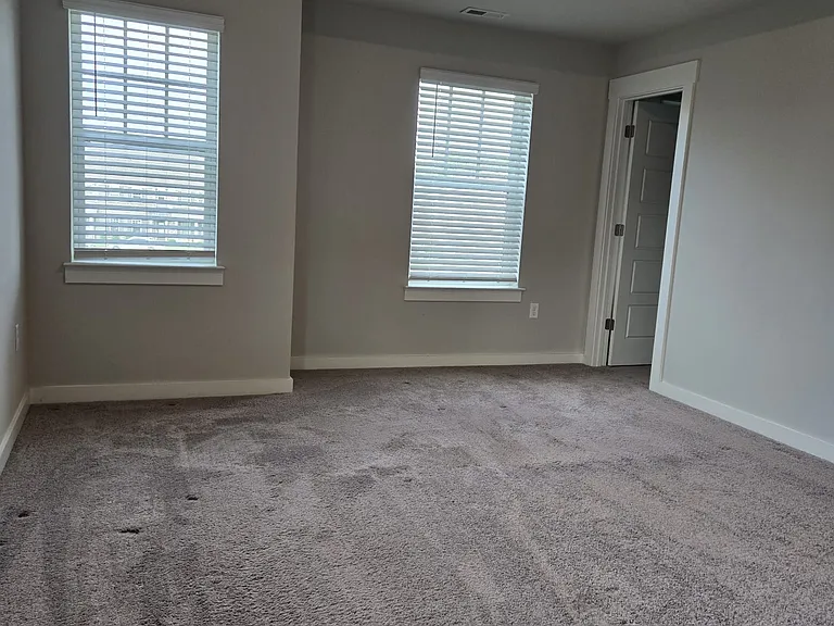 326 Lydia Dr — Photo 38