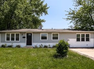 66 Golf View Ln, Carpentersville, IL 60110