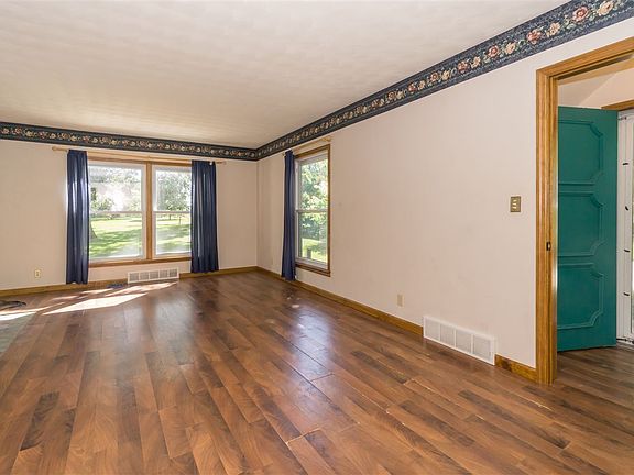 3rd image of 2804 McClain Dr