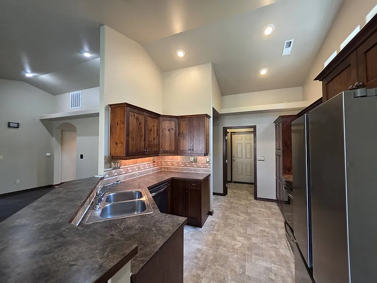 1523 Sacajawea Ave — Photo 9